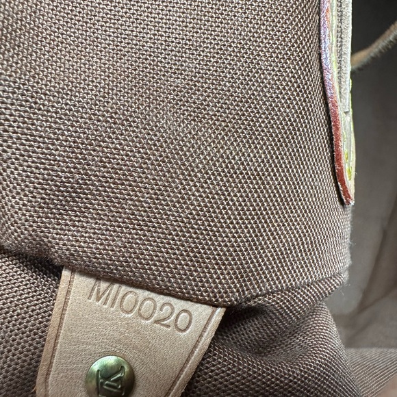 LOUIS VUITTON MONTSOURIS GM BACKPACK. AUTHENTIC - Picture 4 of 12